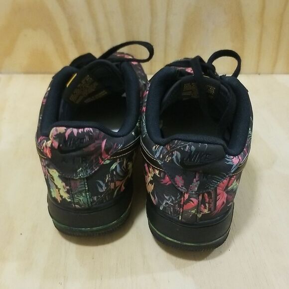 Nike Floral Black Sneakers with Yellow Accents Mens size 11 - Picture 5 of 8